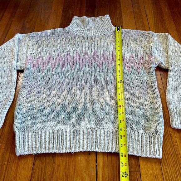 Vintage Jantzen Women’s Chunky Hand Knitted Sweater with Chevron Pattern - Picture 9 of 12